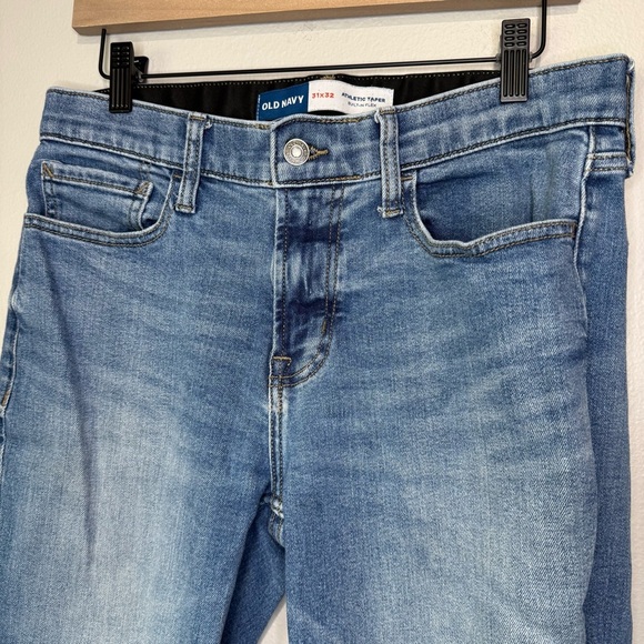 Old Navy Built-In Flex Jeans – Athletic Taper Fit (31x32) - Picture 2 of 4